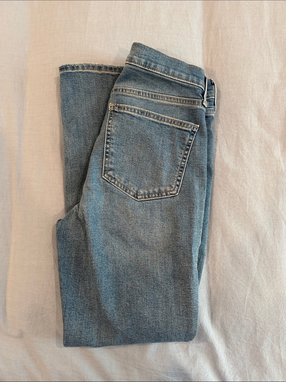 GAP Women's Medium Wash Straight-Leg Jeans - Picture 4 of 4